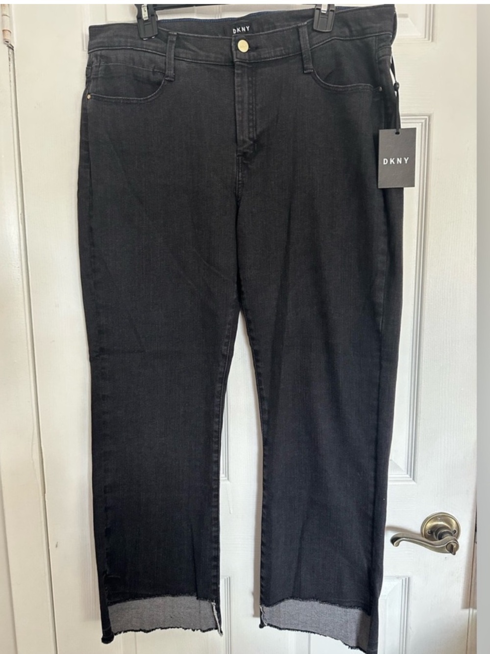 🆕DKNY Foundations Raw Hem Straight Leg Jeans